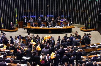 Com voto contrário do PDT Câmara aprova projeto que regulamenta a terceirização