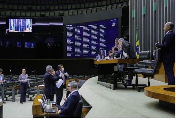 Programa de renda básica emergencial de R$600 é aprovada