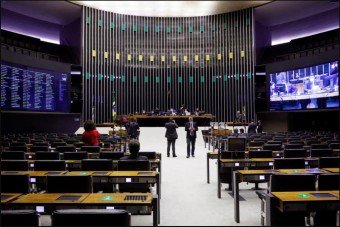 Deputados prorrogam até 2021 a desoneração da folha salarial das empresas