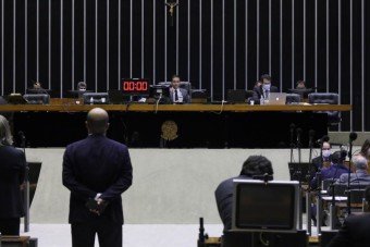 Aprovado remanejamento de recursos do Suas e suspensão da dívida de estudantes com o FIES durante pandemia