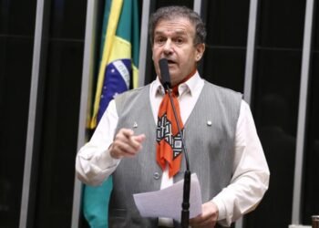 Pompeo de Mattos propõe incluir aposentado no benefício federal que oferece desconto na conta de luz