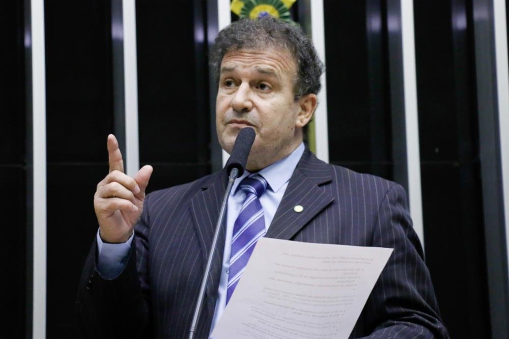 Seguridade aprova projeto de Pompeo para adiar pagamento de tributos durante pandemia