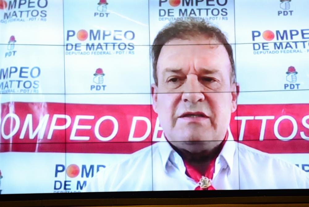 Alimentação escolar poderá ser fornecida a professores e colaboradores de escolas públicas