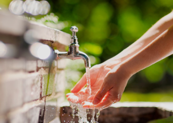 Presidente Lula sanciona projeto de Duda Salabert que garante água potável nas escolas públicas