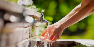 Presidente Lula sanciona projeto de Duda Salabert que garante água potável nas escolas públicas