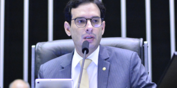 Aprovado na Comissão de Saúde projeto de Leo Prates com medidas para tratamento bucal diferenciado da pessoa com deficiência