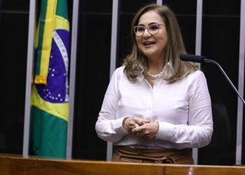 Proposta de Professora Goreth torna a política nacional de cuidados financiável pelo fundo social do pré-sal