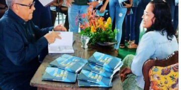 Severiano Alves lança o livro “Escola em Tempo Integral”, em Salvador (BA)