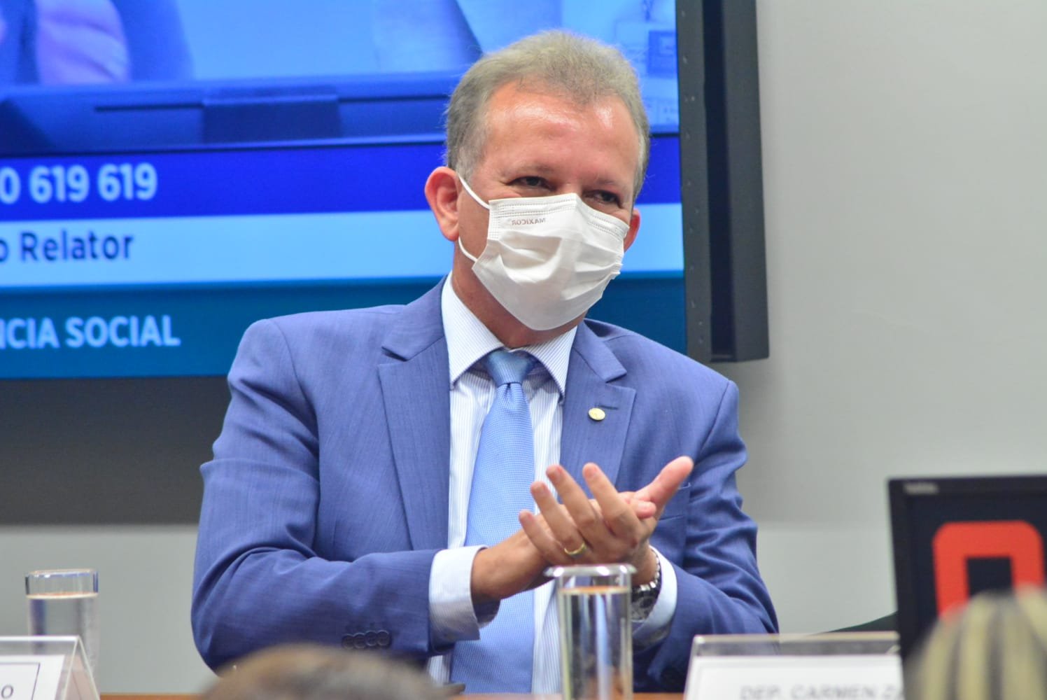 Aprovado relatório de André Figueiredo à  PEC que garante recursos mínimos ao Suas