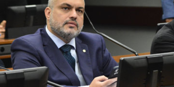 Aprovado projeto de Marcos Tavares com ações de combate ao etarismo