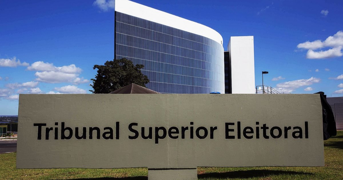 PDT pede que TSE proíba Bolsonaro de ser candidato por abuso