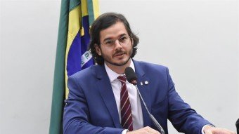 Túlio Gadelha apresenta emendas ao PL que retira recursos do MEC para outras Pastas