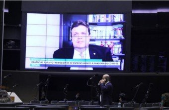 Oposição critica Bolsonaro por ato contra democracia; PDT pede impeachment