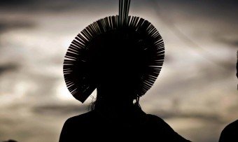 Roberto Barroso manda governo adotar medidas para evitar morte de indígenas por coronavírus